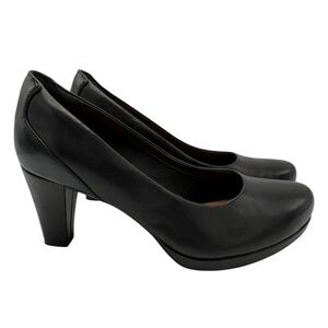 Clarks Adriel Viola Black Leather Pumps Size 8M
